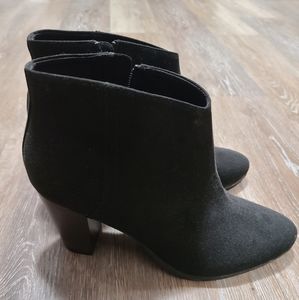 Old Navy Black booties